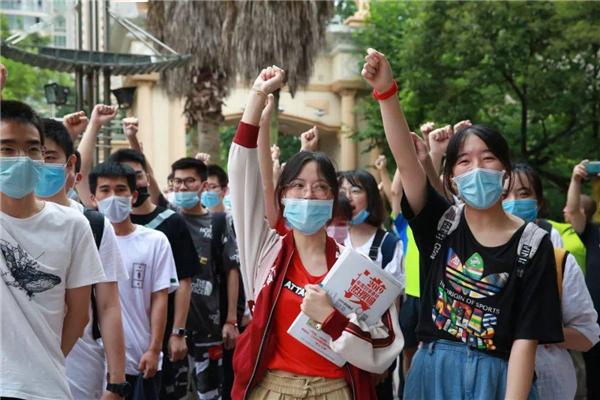 高三党别不好意思问，高考时想去厕所怎么办？老师笑着给出答案