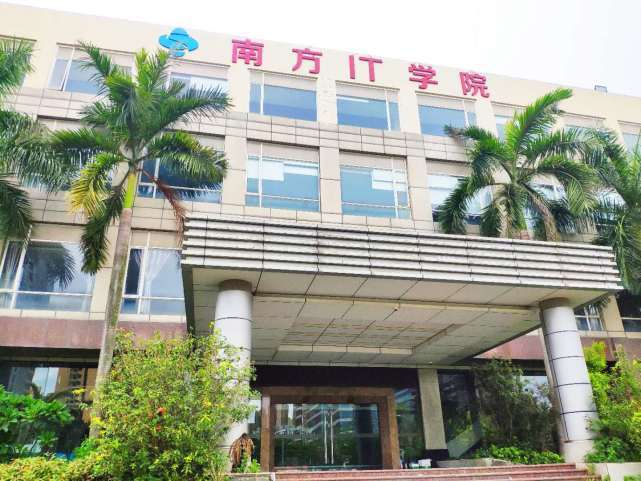 一,高职和高专不是一个范畴