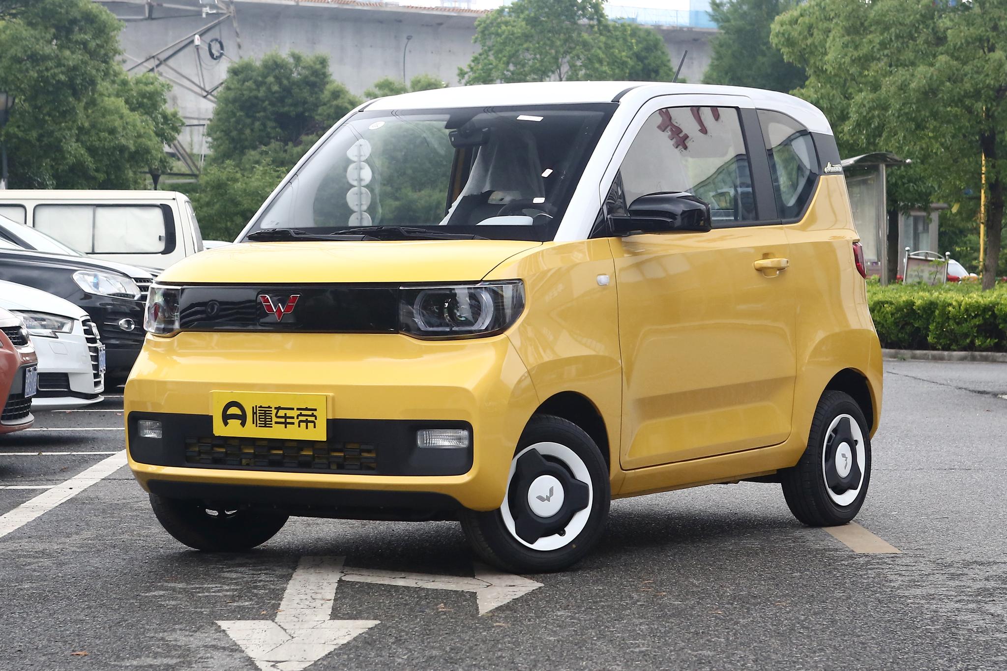 最后给大家推荐的是一台新能源车,五菱宏光miniev,厂商指导价2.88-4.