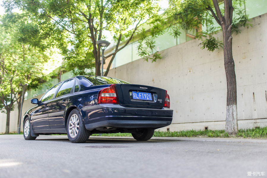 车载传真机真是活久见！体验经典老车Volvo S80四座版