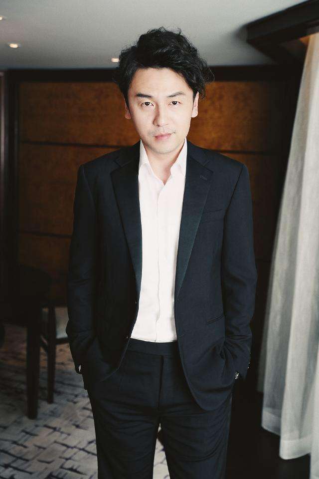 最红最帅雷佳音:娶同班美女,不为人知的成名史