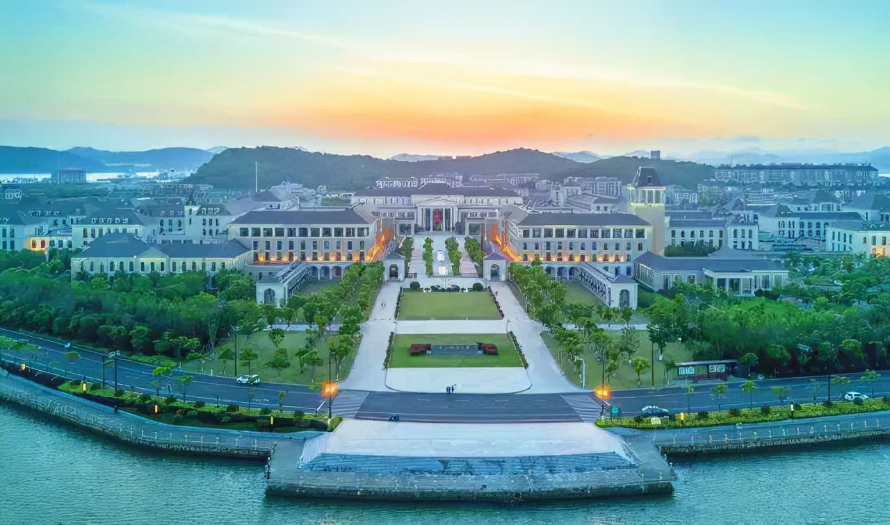 10所师范类院校：非教育部直属但实力强大，看看录取分数如何？