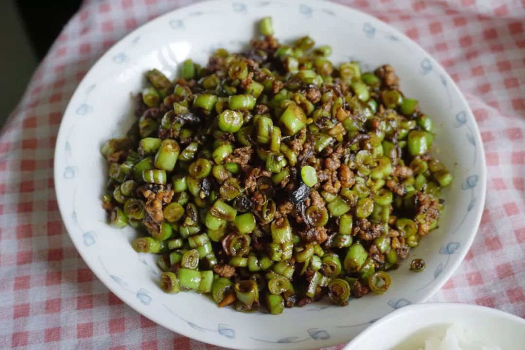 图片[1]-【橄榄菜肉末炒豆角】做法步骤图 简单易学又美味下-起舞食谱网