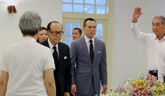 豪门原配多惨死？李嘉诚原配死因至今成谜，他每年祭拜还要困魂？