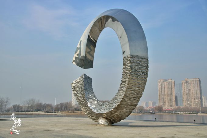 天津雕塑设计，天津海河边雕塑