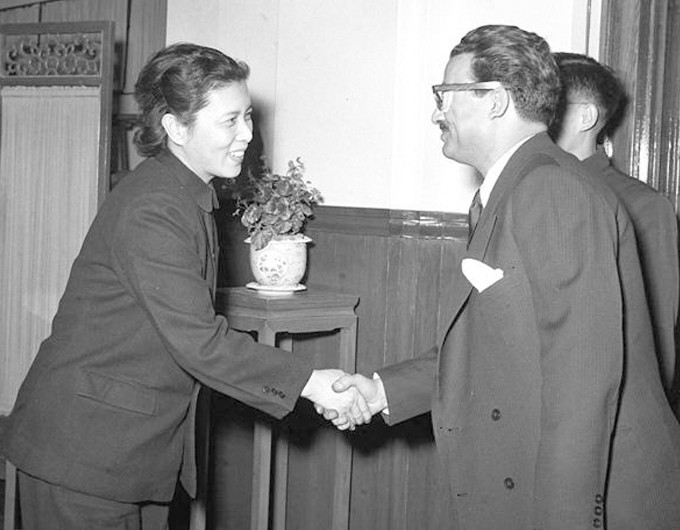 只知王毅、华春莹？这位“燕大校花”才是中国外交部的顶级大咖