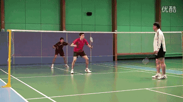 乒乓双打跑位口诀（羽毛球双打千万不能死记规则，打起来会跑位补位才是重点）