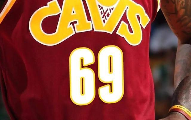 为什么禁用69号球衣(NBA不可触碰的禁令：杜绝歧视，不能看上啦啦队，69号不能穿)