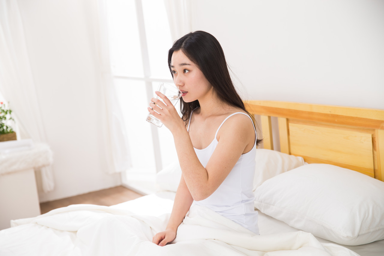 正確的喝水方式有助于對抗新型冠狀病毒肺炎