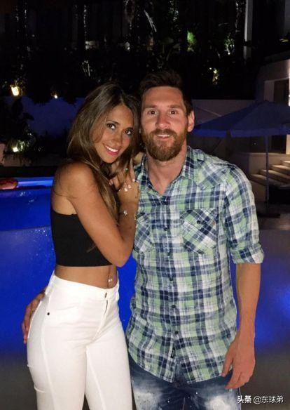 多名女星示爱,为何成名的梅西还是选择和小个子安东内拉结婚?