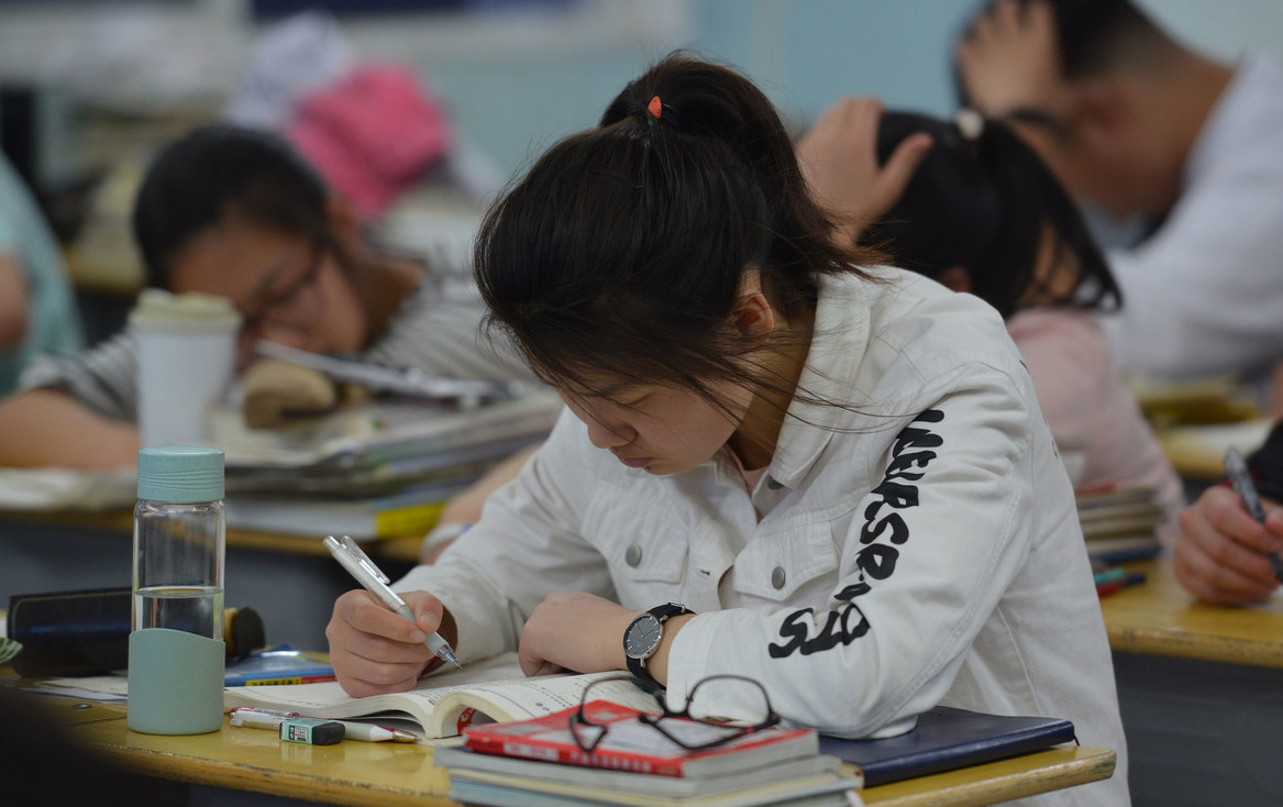 高考落榜，是否选择复读，老师：并不是人人都适合复读