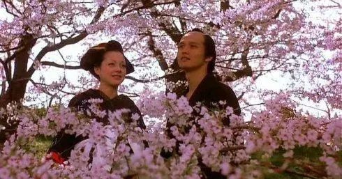 豆瓣评分8.1，日本电影《花魁》：十年梦里，一场樱花乱
