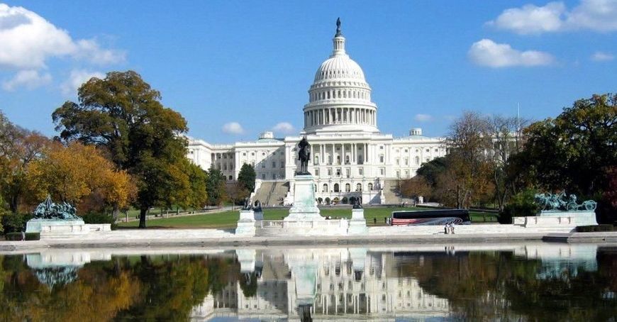 白宫是美国总统的办公室和官邸,是总统公园的一部分,白宫常常用来代指