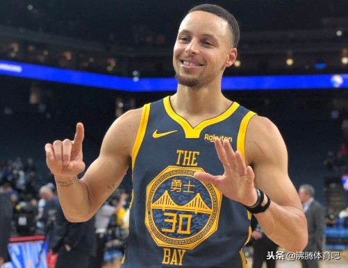 为什么nba球衣印中文(金州勇士为何喜欢穿中文球衣？原因和你想的不一样……)