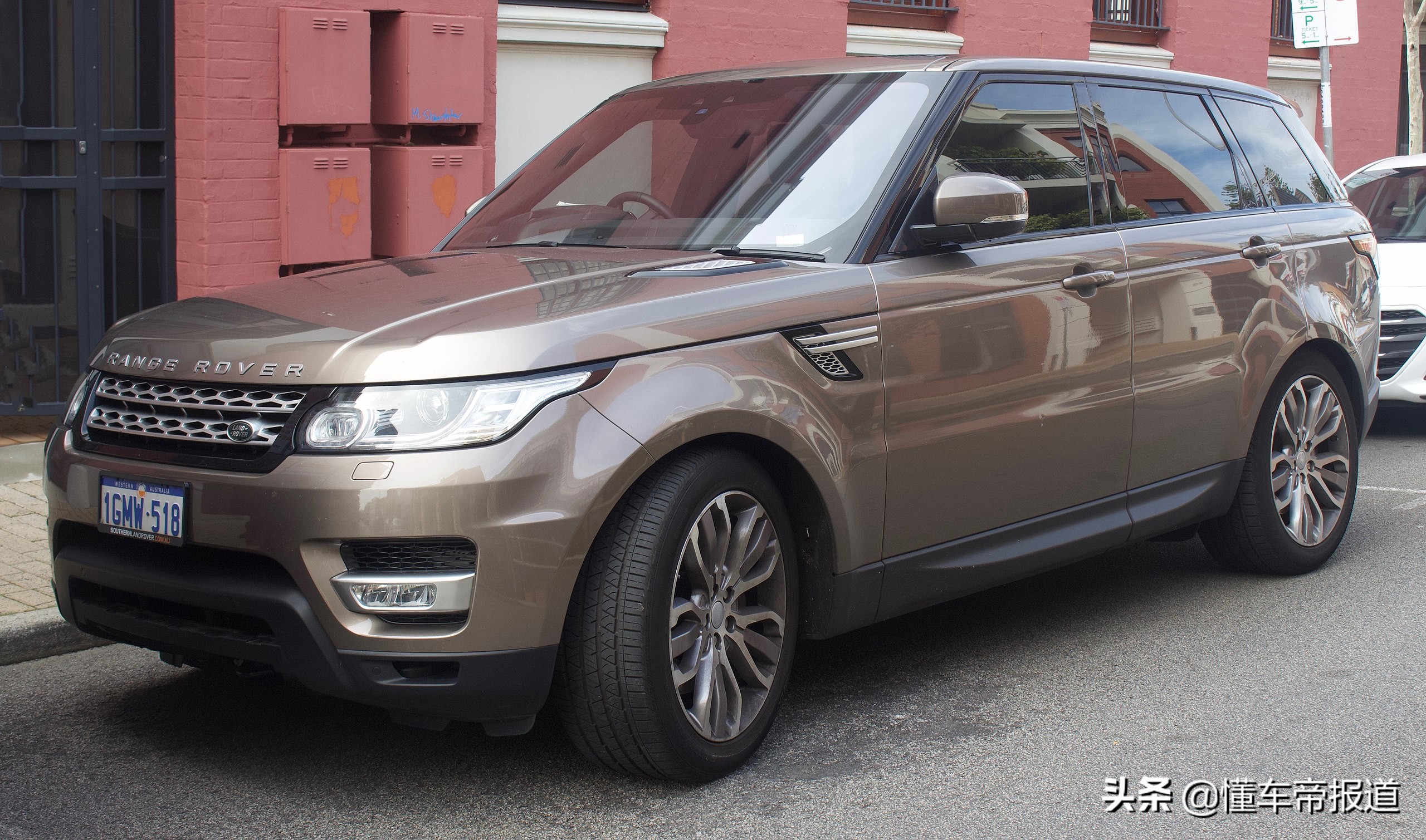新车 | 瞄准保时捷Cayenne，路虎一代揽胜运动版曝光，造型更凶