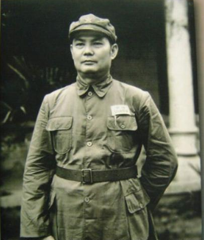 1986年，央视特殊文件送进中南海，胡耀邦：雷英夫是我军的活军史