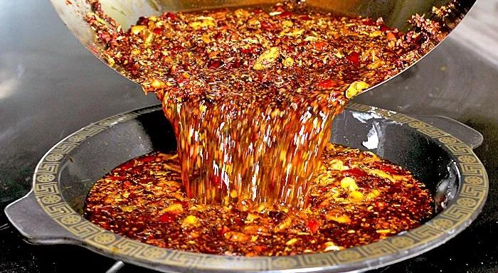 6款火锅底料秘方公开，牛油、番茄、冬阴功…附蘸料、涮品全流程