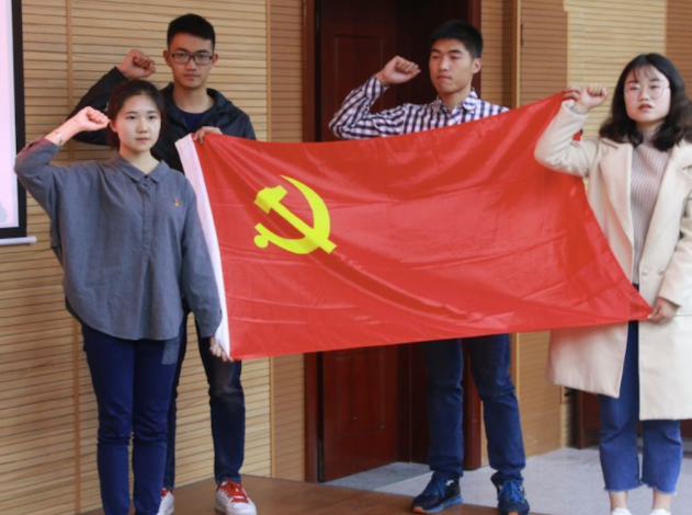 学生在校期间想入党，决定权在谁手中？提前了解少走弯路