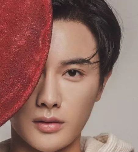 男明星也疯狂,苹果肌鼓出天际,塑料感满满的橡皮泥人你还爱吗?