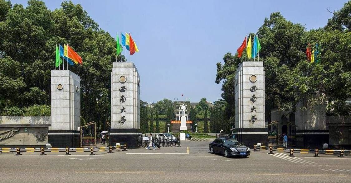 历届高考状元去向汇总，他们是不是都在给大专老板打工呢？