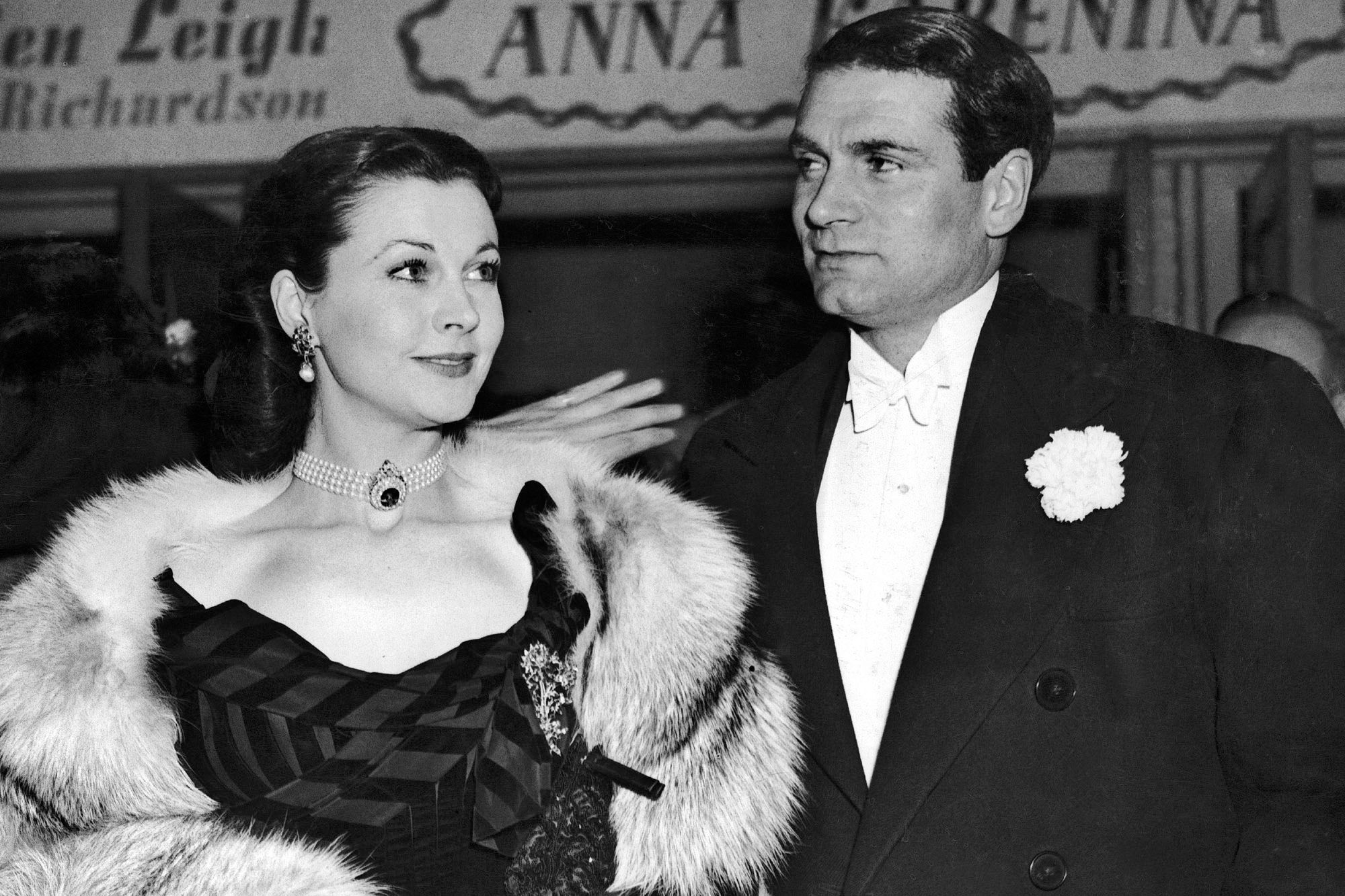 费雯丽和泰勒:一个清雅如百合,一个娇艳似玫瑰,谁更有魅力?