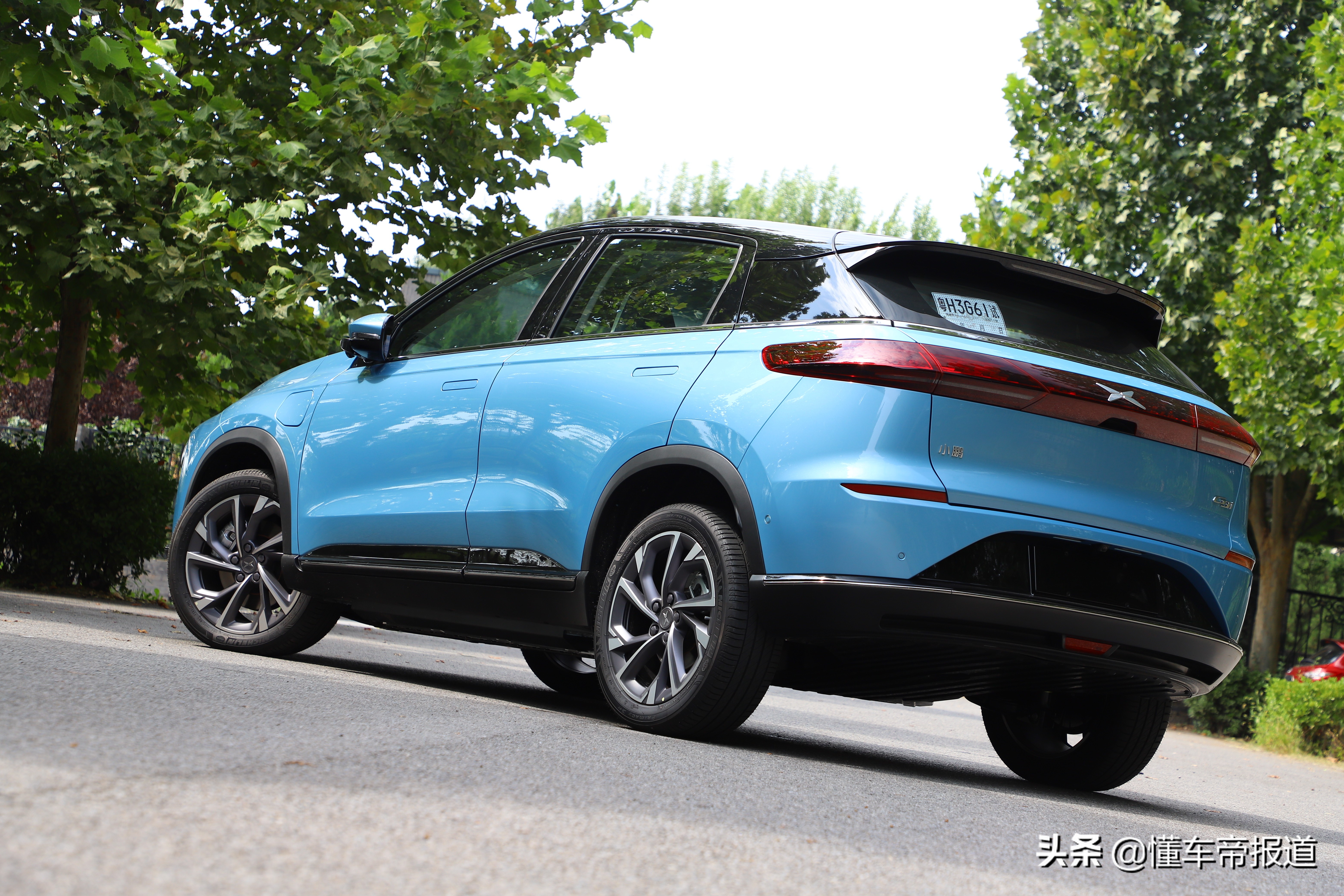 新车|底盘质感出色,外观内饰更显档次!试驾新款小鹏g3i