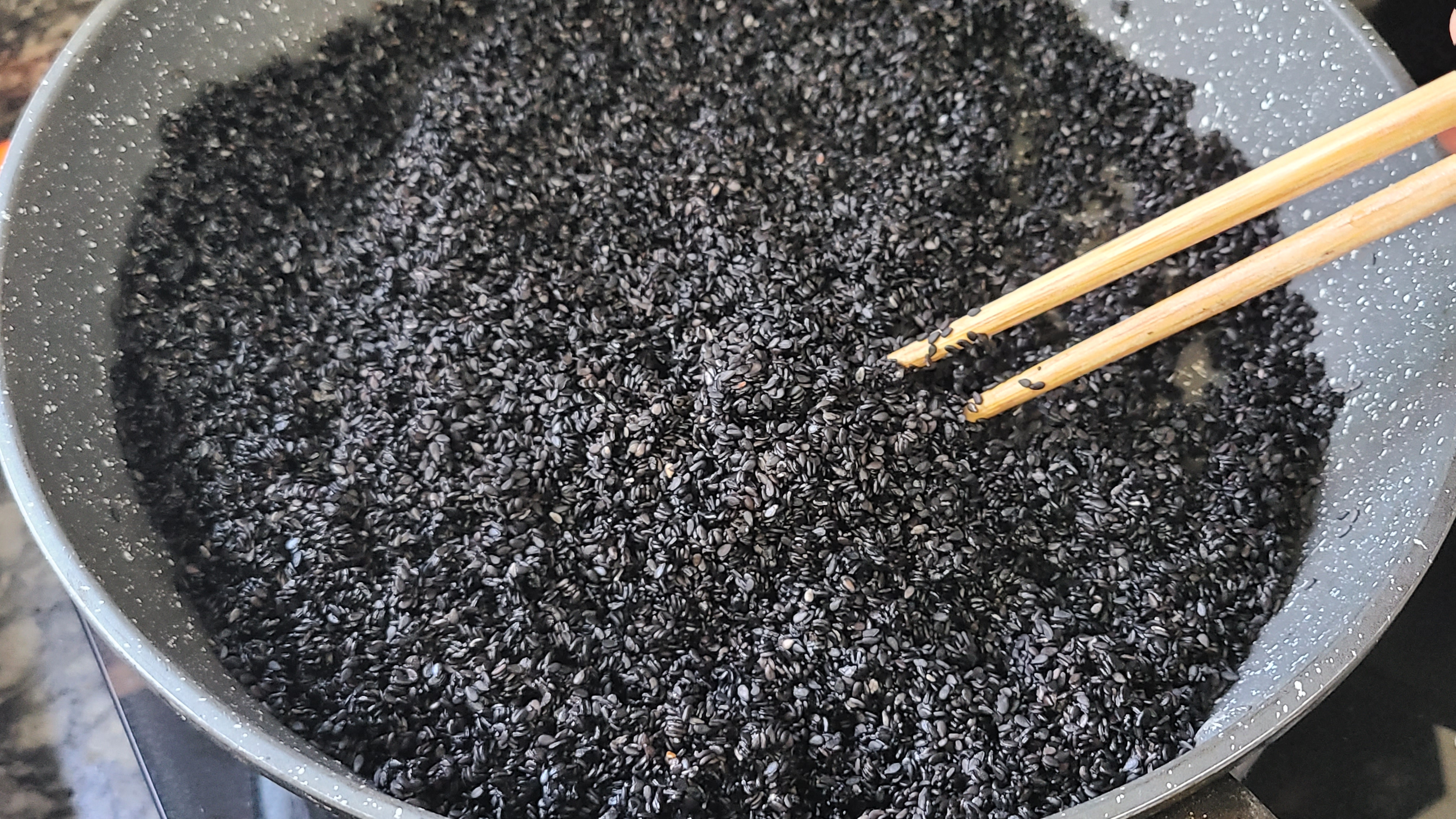 黑芝麻糊的功效與作用,黑芝麻糊的功效與作用禁忌