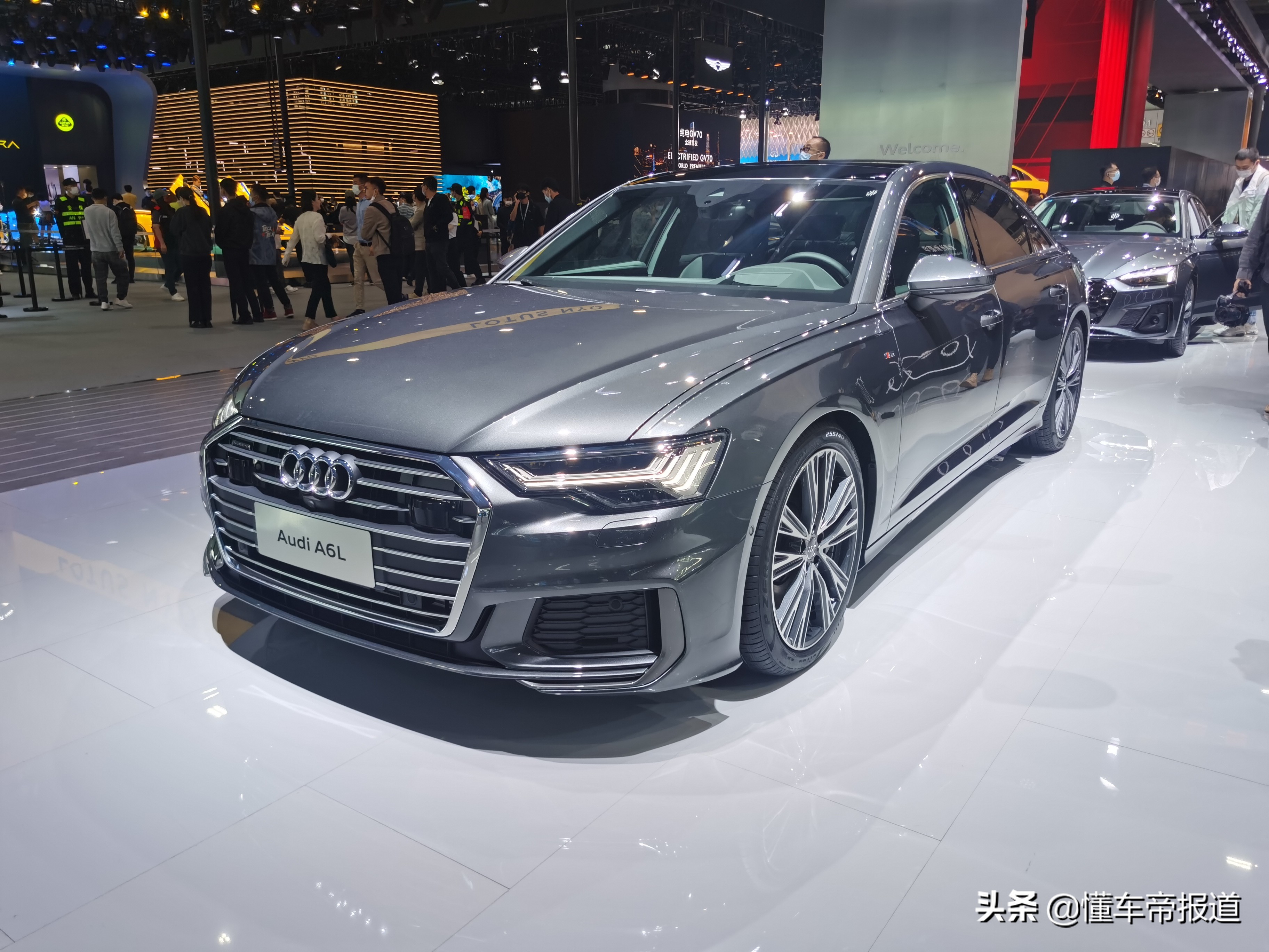 新车 a6l,q5l均到场!2022款奥迪车型亮相广州车展,20.31万元起