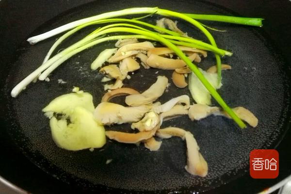 河蚌最好吃的做法，炖之前多做这一步，肉不老也不腥，非常下饭