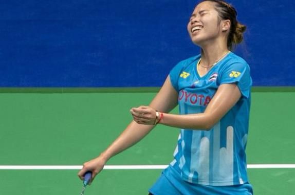 菲尔特来势汹汹(国羽头号女单手舞足蹈！3-0吊打泰国终于可以躺赢 已连战3场)