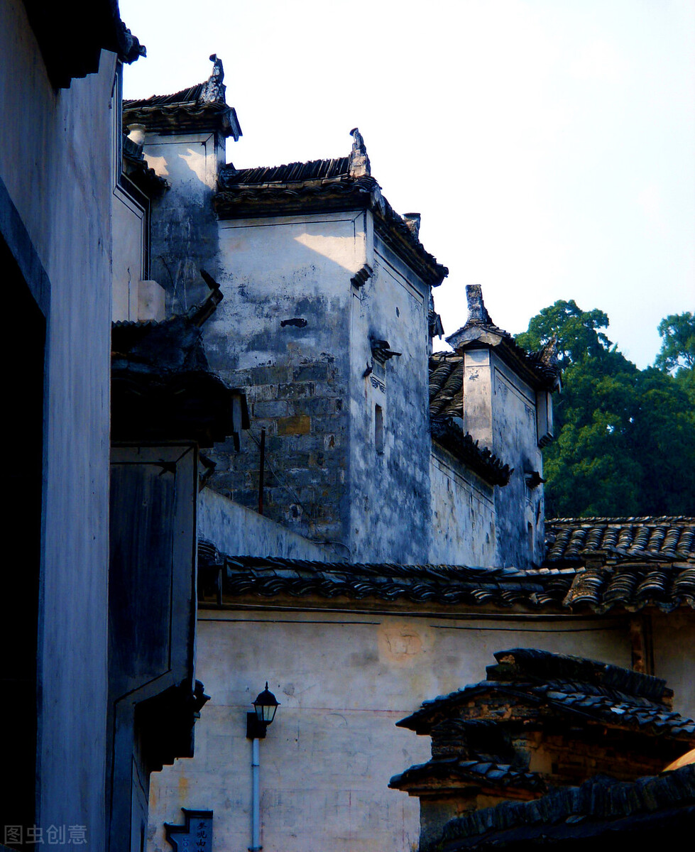 南方干栏式建筑主要分布在什么地区 -生活知识库-动动脑