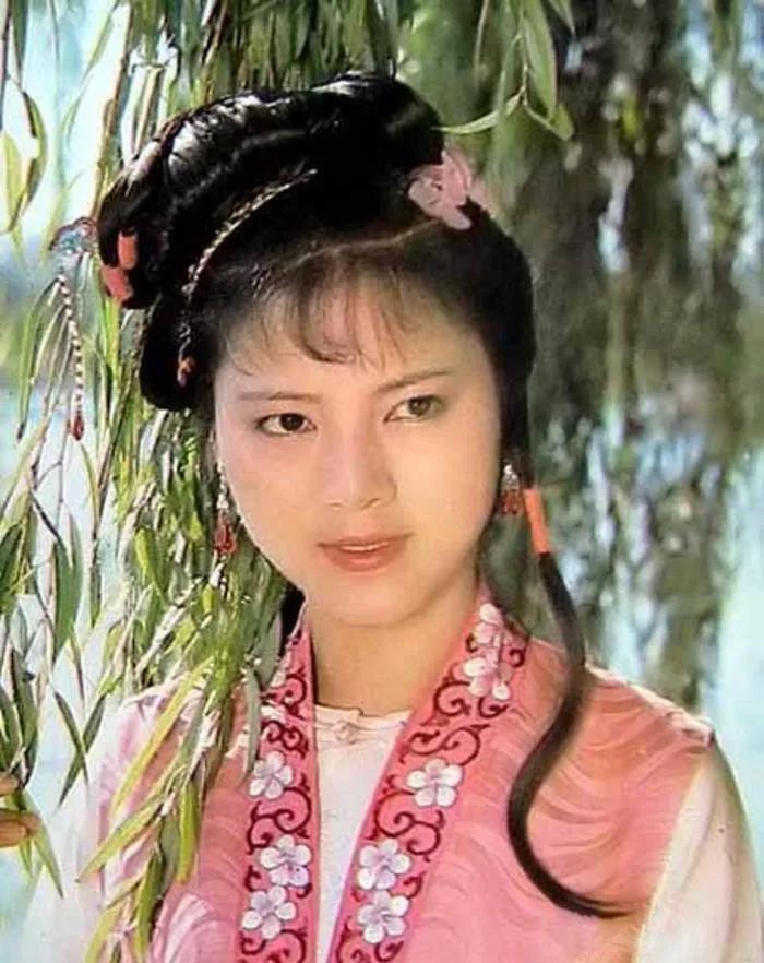 晴雯等人被撵是谁告的密？从李纨对袭人的一句评语可以看出端倪