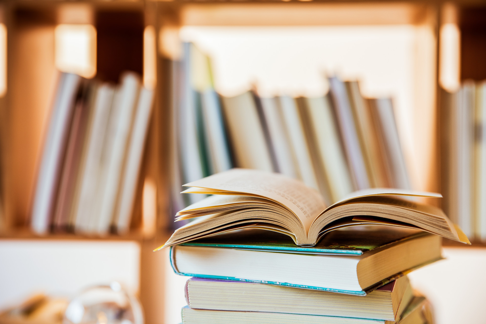 自考、成考哪个好？自学考试和成人高考有什么区别？