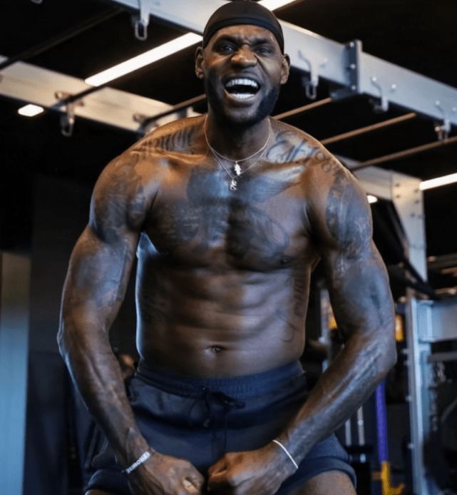 哪些nba球星腹肌明显(NBA现役8大肌肉男，格里芬8块腹肌 威少胸肌像充气)