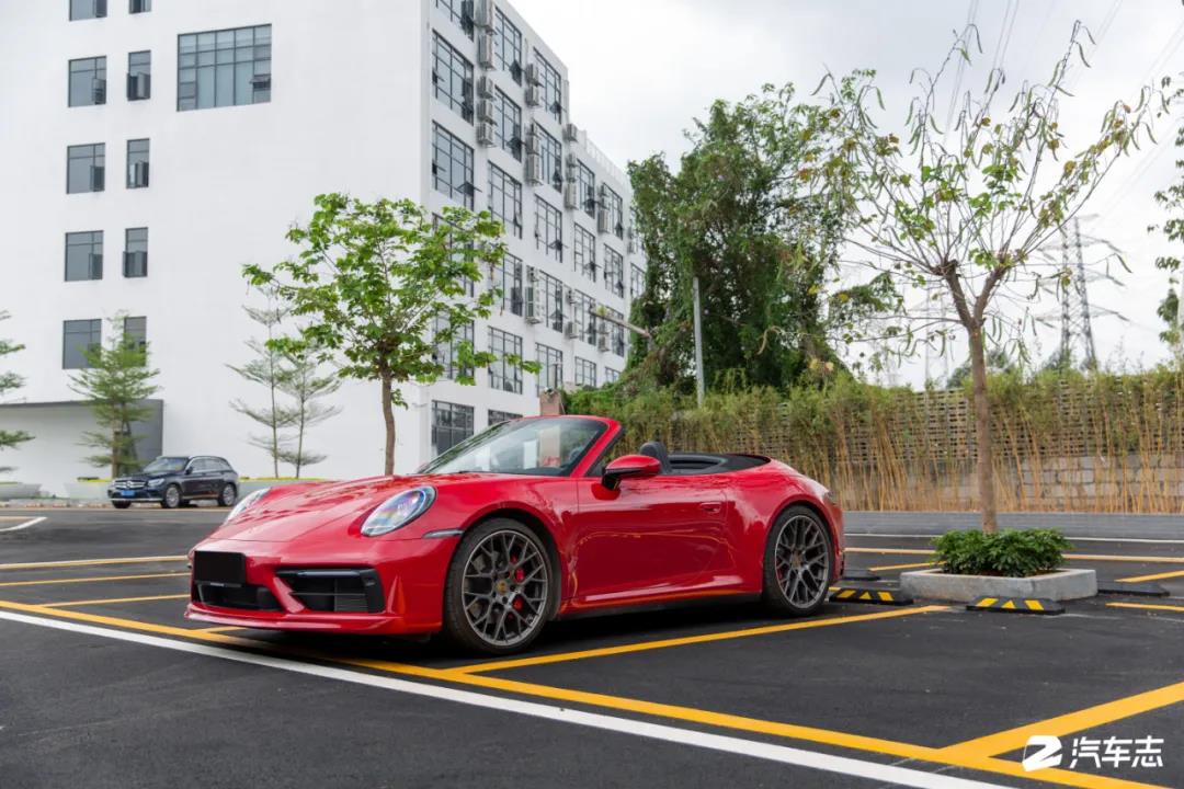 这194.75万元绝对物有所值！试驾保时捷911 Carrera 4S Cabriolet