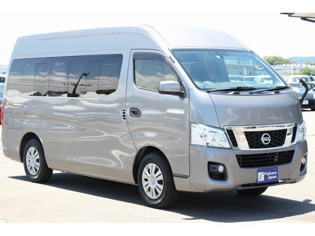 日产nv350面包车改装床车案例