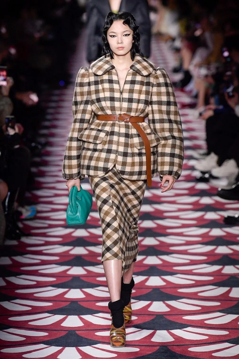 (maisonmargiela中国妇女)谁是2020年最当红的中国女模特?