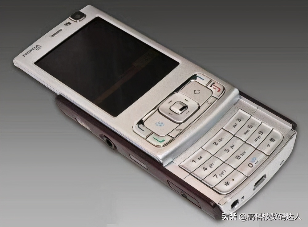 诺基亚n958gb(诺基亚N95重现？80后的消费者是否会为“爷青回”买单吗？)
