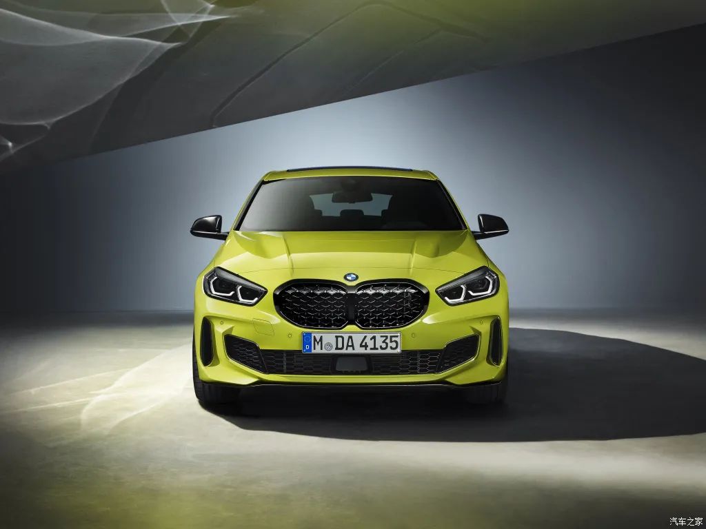 全新宝马M135i xDrive官图发布；大众T-ROC探歌新车型上市