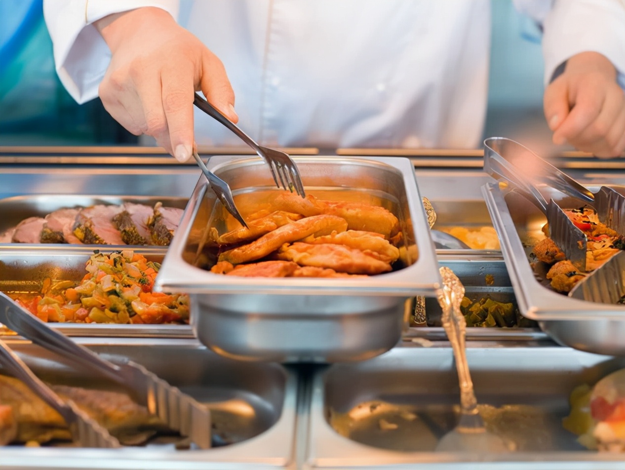 河北高校食堂“新鲜事”，16.6元自助吃15个鸡蛋被叫停，学生控诉