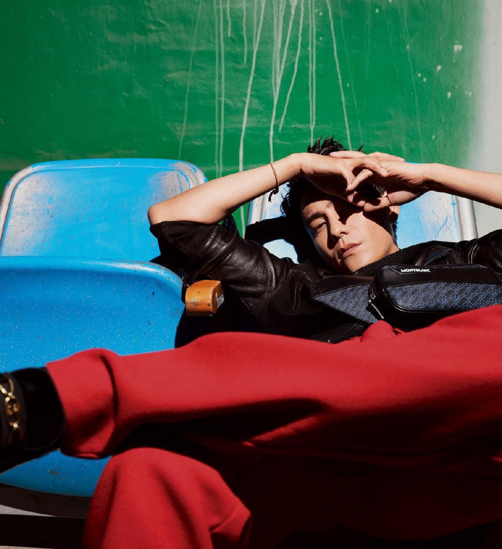 陈坤"寸头"发型干练帅气,穿皮衣"侧颜杀"高级感翻倍,太有型