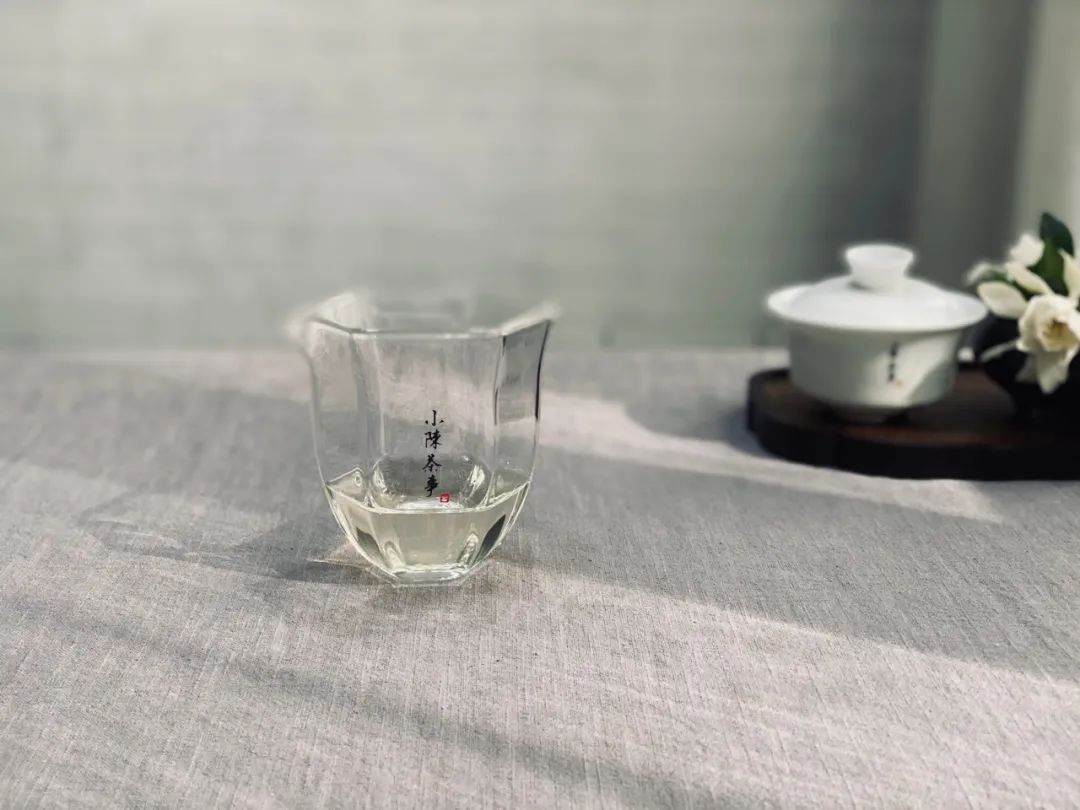 从白毫银针、白牡丹、寿眉，新茶友第一次买白茶有什么推荐吗？