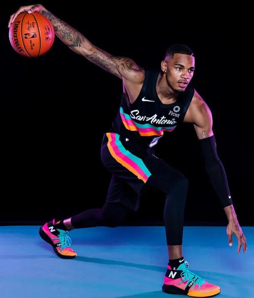 nba有哪些球隊有短袖版球衣（NBA球員上身：新賽季城市版球衣，獨行俠和猛龍隊很帥）