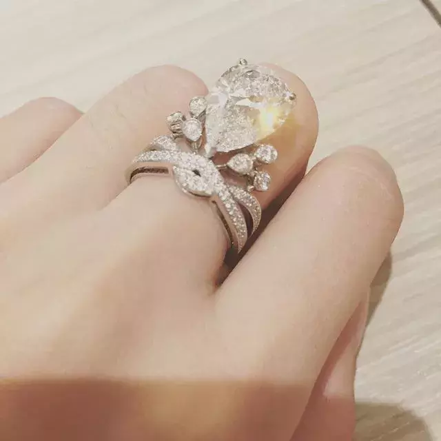 良心拷问:你愿意花几个月的薪水,买一枚求婚戒指?
