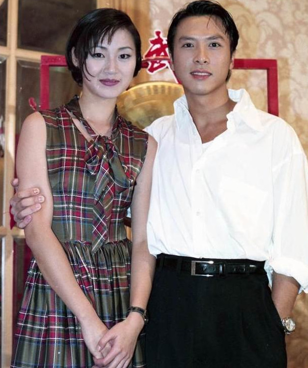 吕颂贤电视剧1996(吕颂贤的花花情史，靠风度征服了5个女人，为女友拒拿富婆5000万)