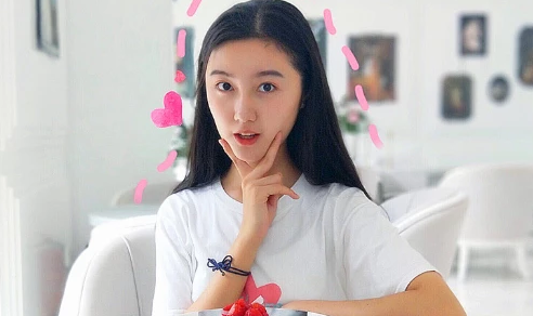 记得火遍全国的“点读机女孩”吗？被传高考403分，现状让人感慨