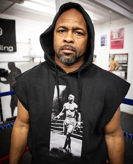 泰森vs小罗伊琼斯视频直播(刚刚,泰森复出战完胜对手!54岁仍是猛兽)