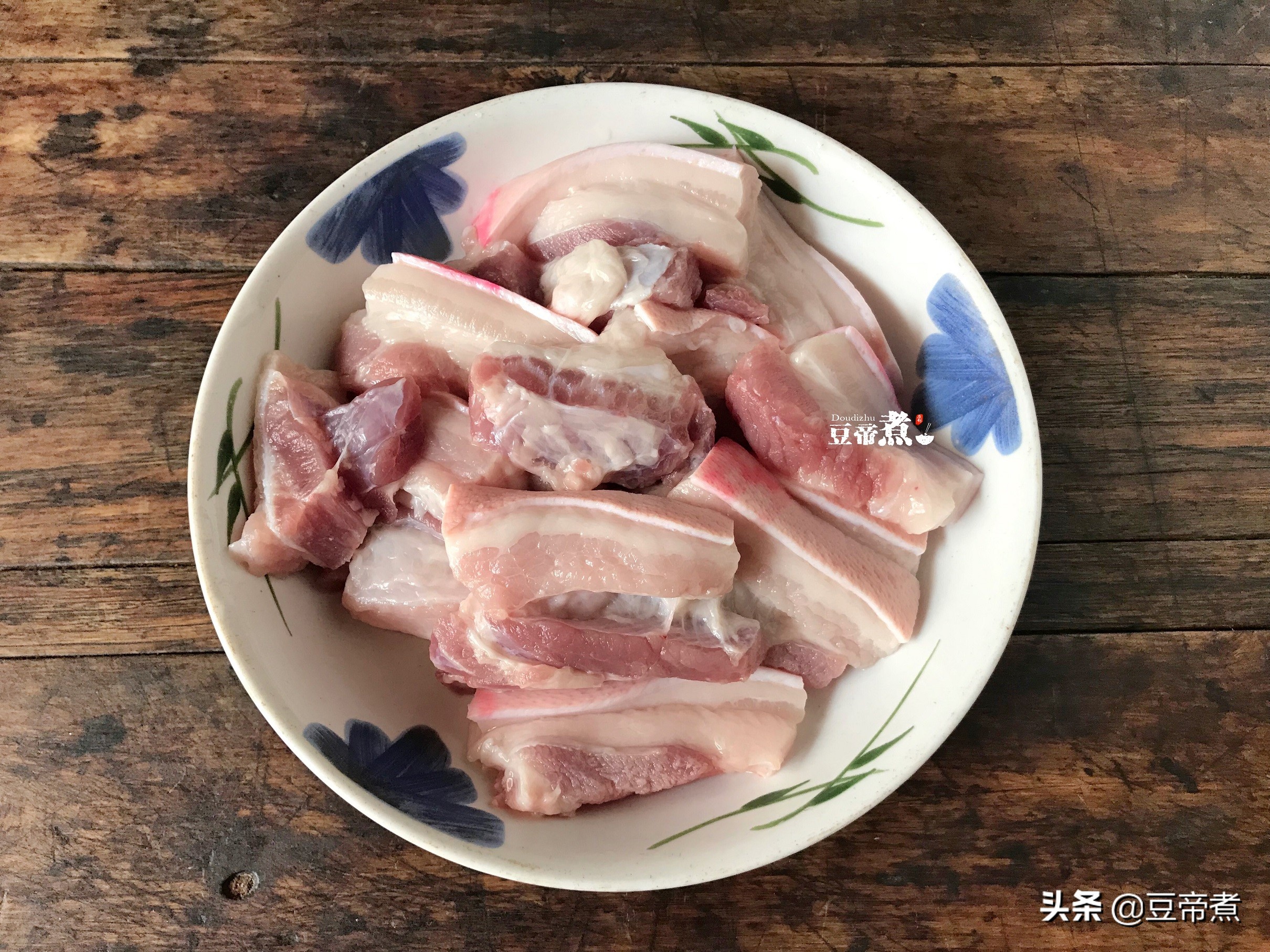 红烧肉卤肉怎么做才好吃，不妨试试我的做法，能让你多吃一碗饭