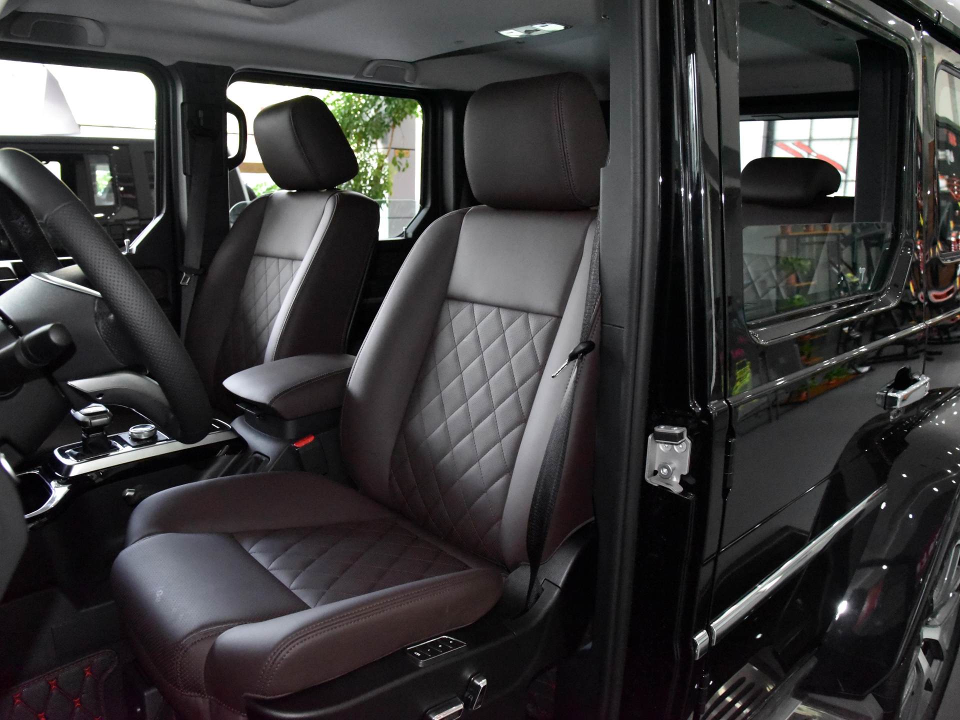 用奔驰大G四分之一的价格，买台V6四驱越野SUV，实拍北京BJ80