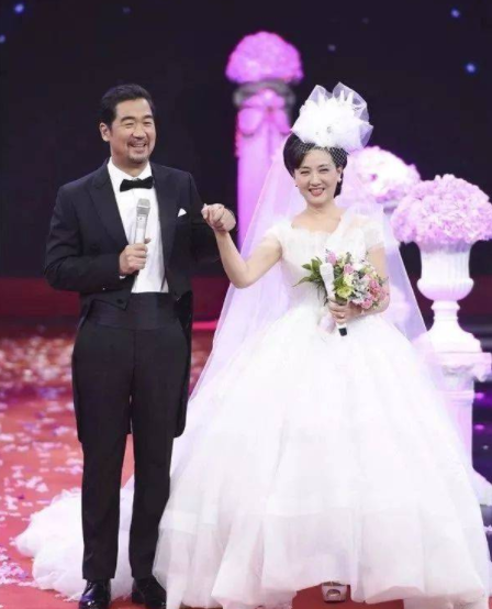 两任妻子一不改嫁一未生子，数次替儿子道歉，张国立的悲喜往事